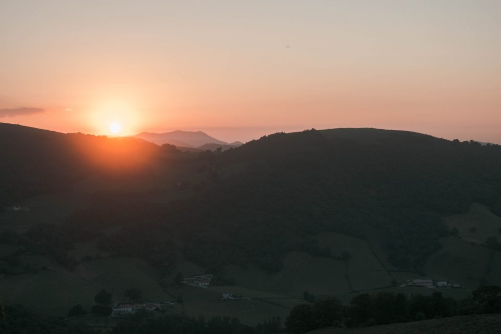coucher de soleil montagne