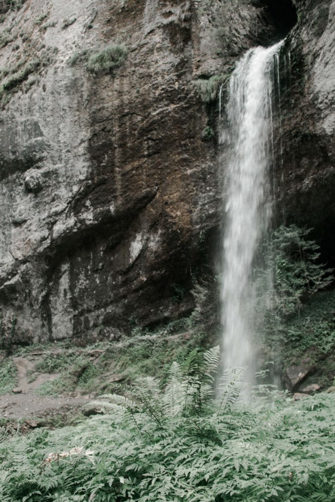 cascade eau kakuetta gorges