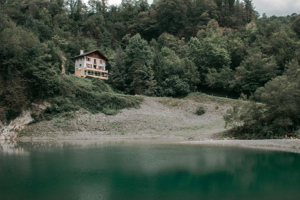 kakuetta lac house