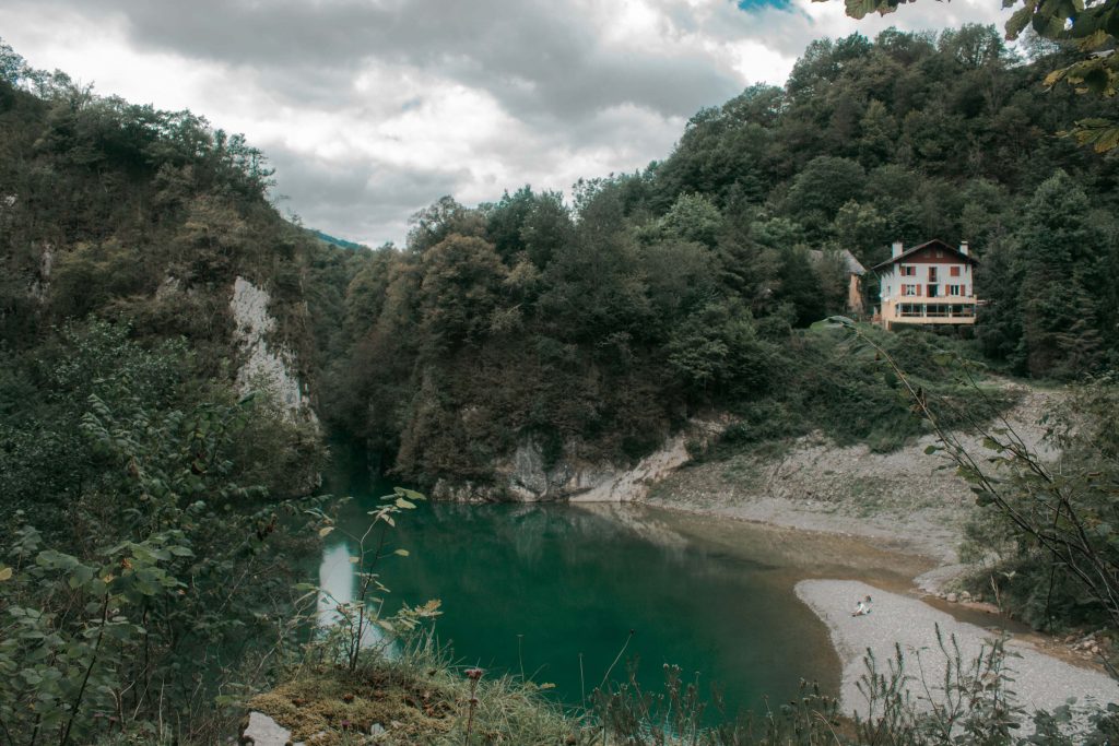 lac maison kakuetta gorges