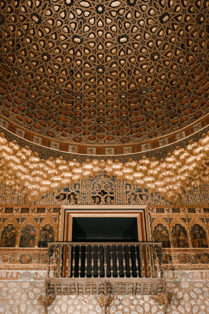 palais alcazar plafond or