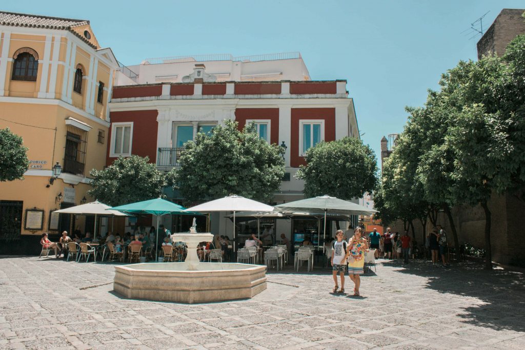 seville santa cruz bar parasol fontaine