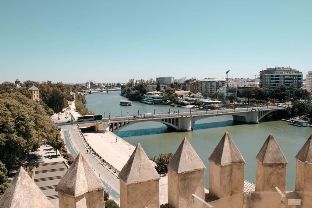 tour del oro seville vue pont canal